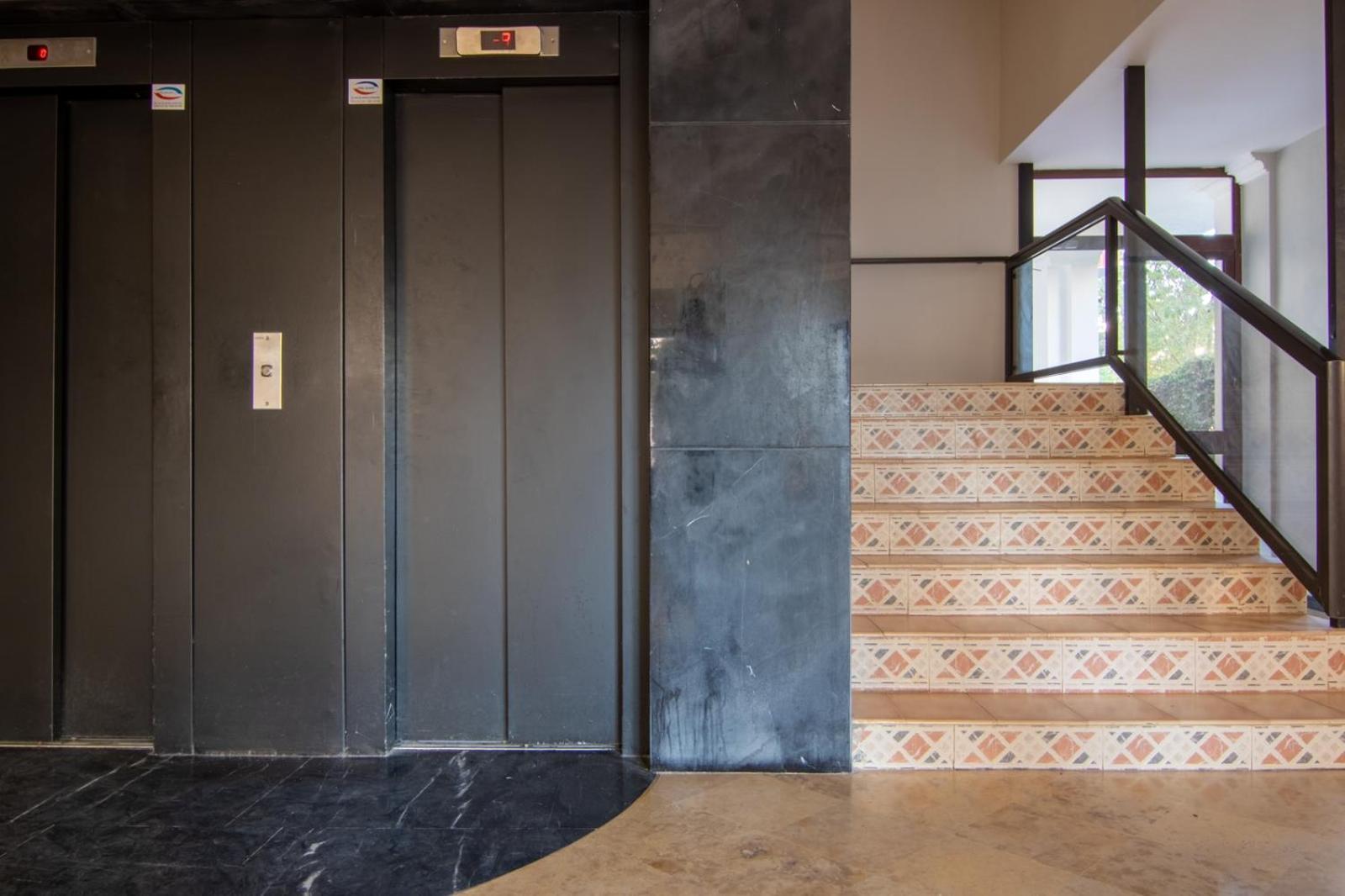 Prime Near With Pool, Amenities, Activities Deals Apartment