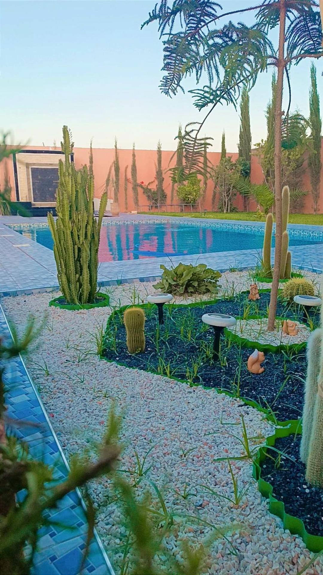 Villa Villa *