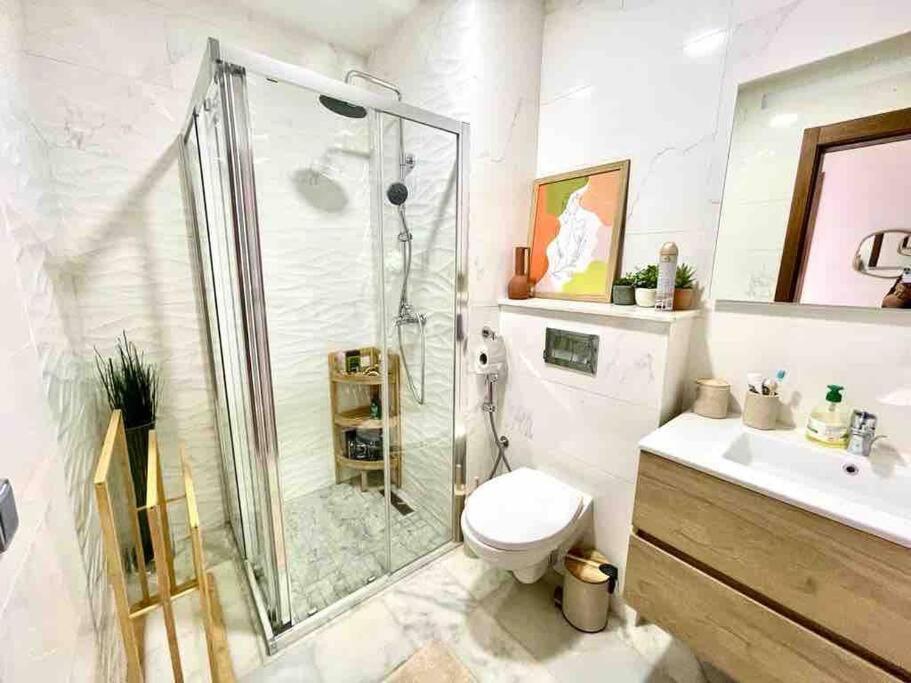 Luxurious Sea-view 2br Apartment *