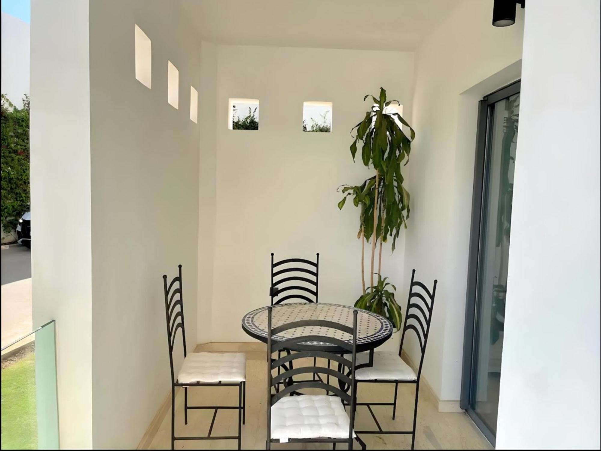 Apartment 2 Bedrooms With Huge Terrace Access To The Pool *