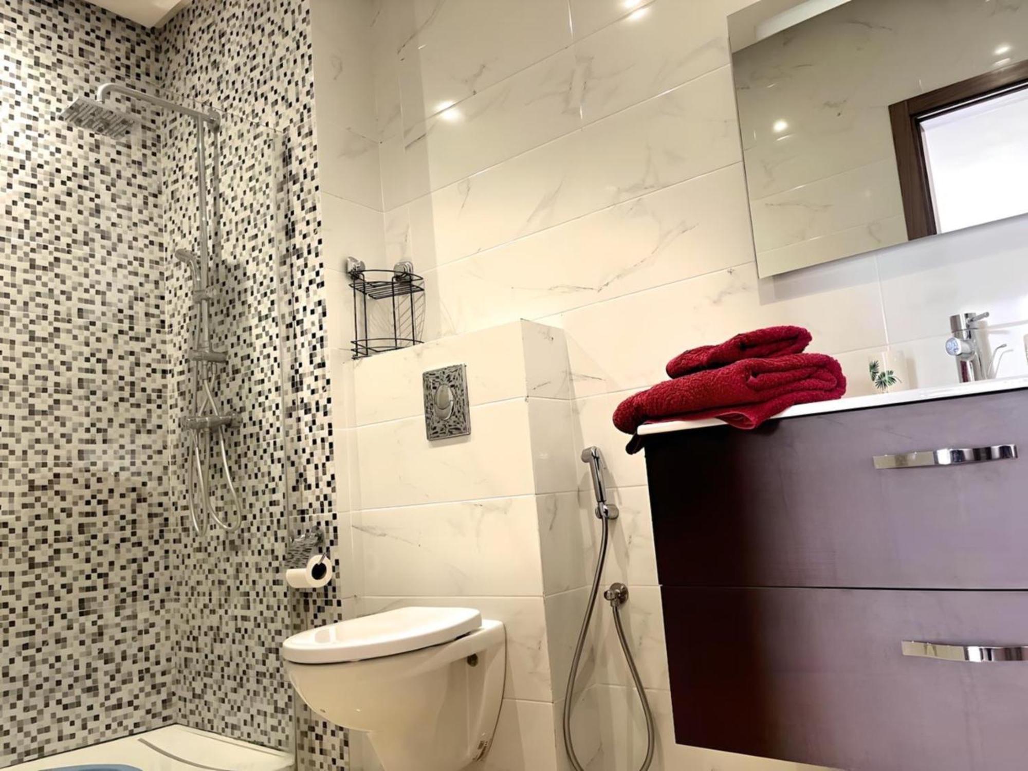 Apartment 2 Bedrooms With Huge Terrace Access To The Pool *