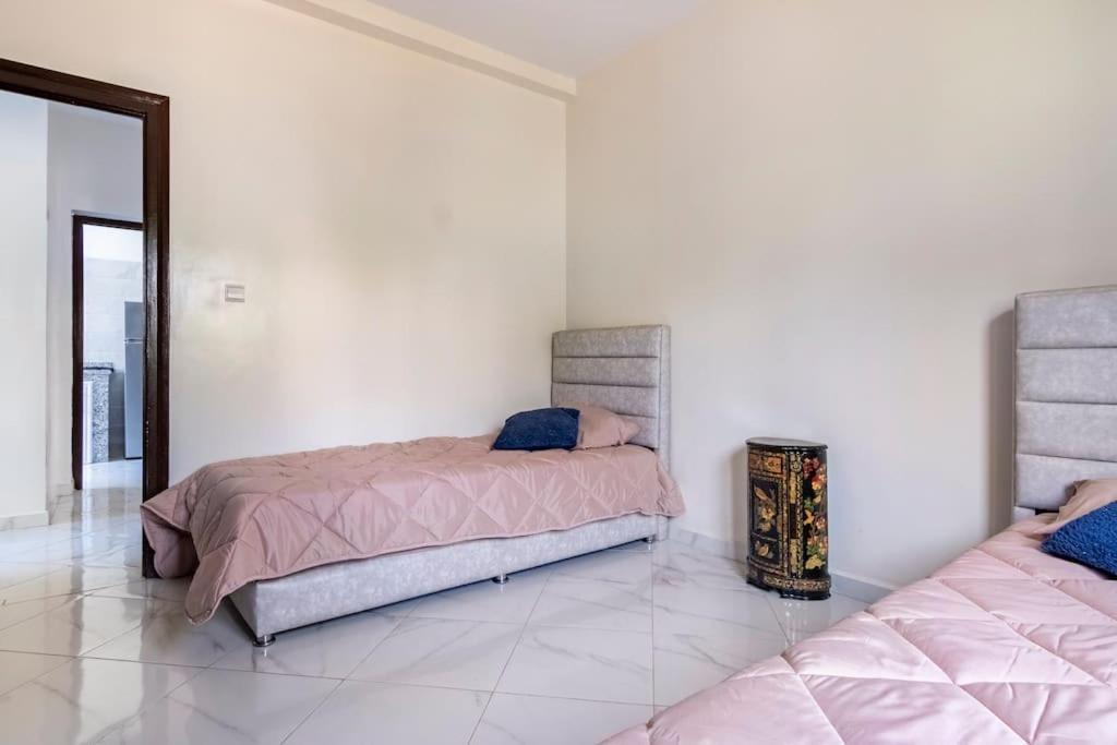 Chaleureux Et Calme, Parking, Jardin Appartement