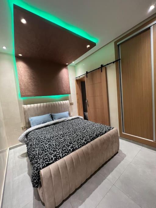 Gold Moderne Avec Hammam Centre Agadir