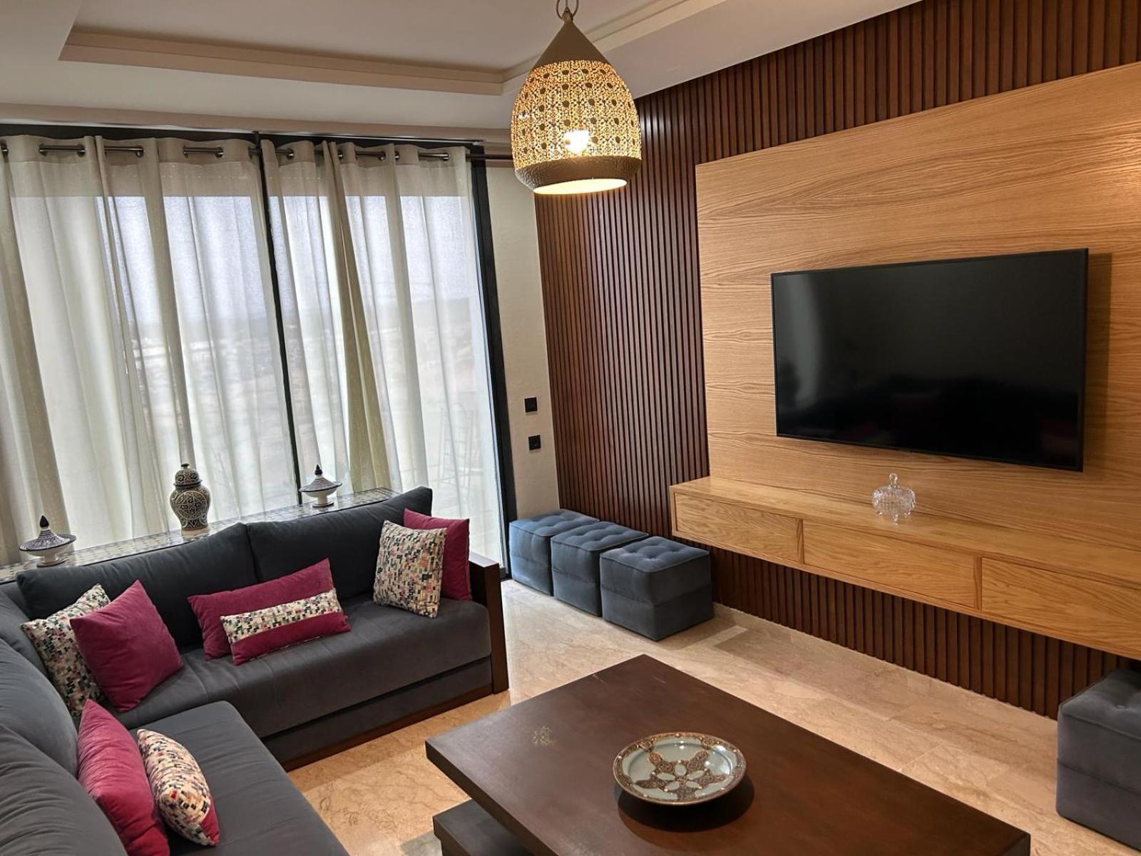 Bay - Luxurious Close To Corniche And A Lot Of Restaurants And Stores
