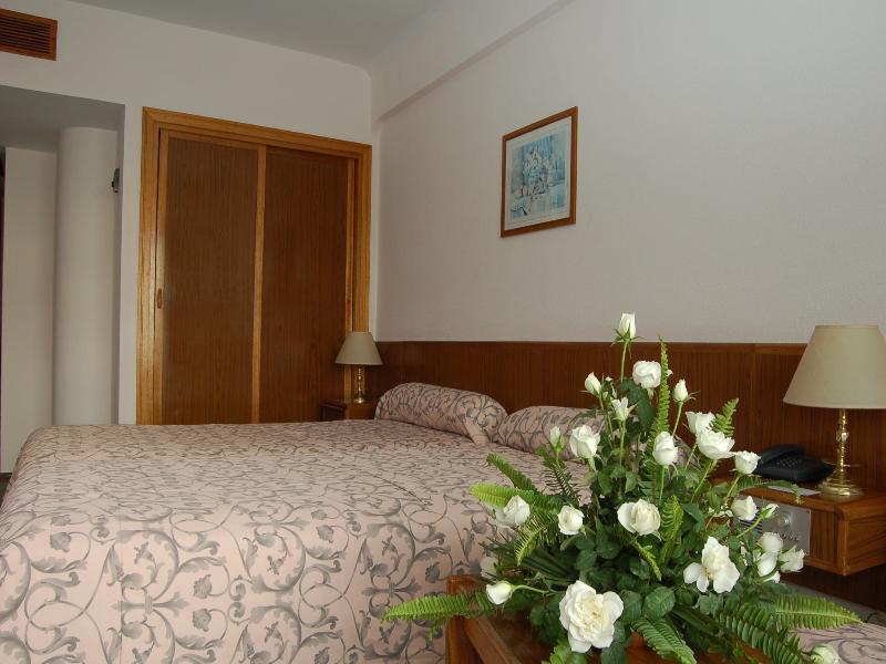 Anezi Tower 4*