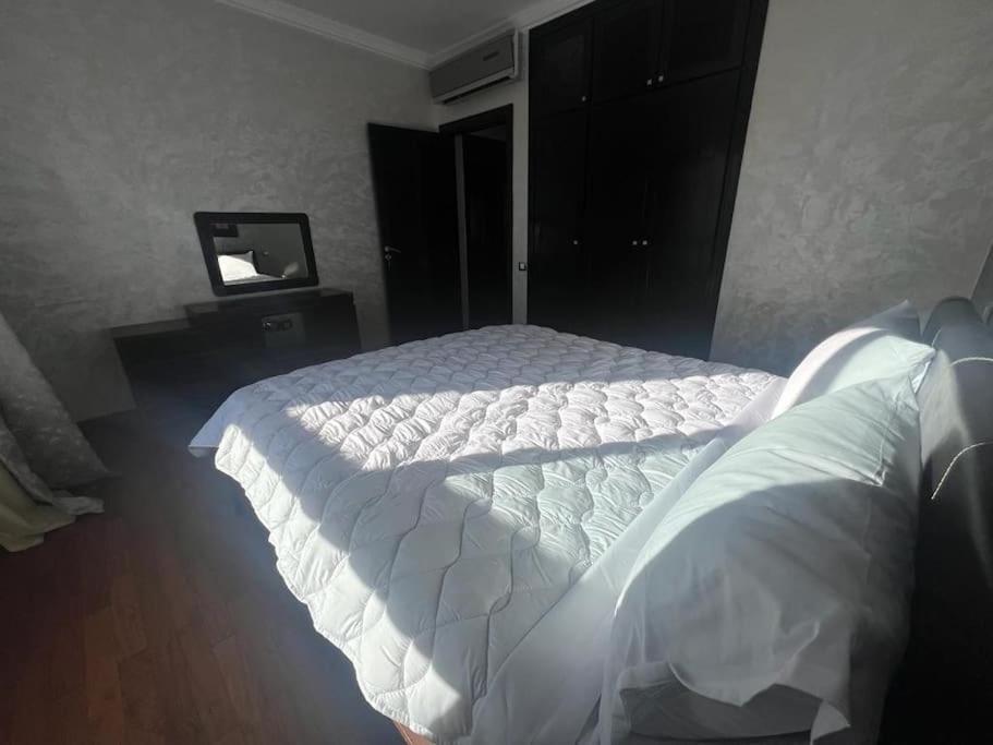 Spacieux Vue Marina Apartment
