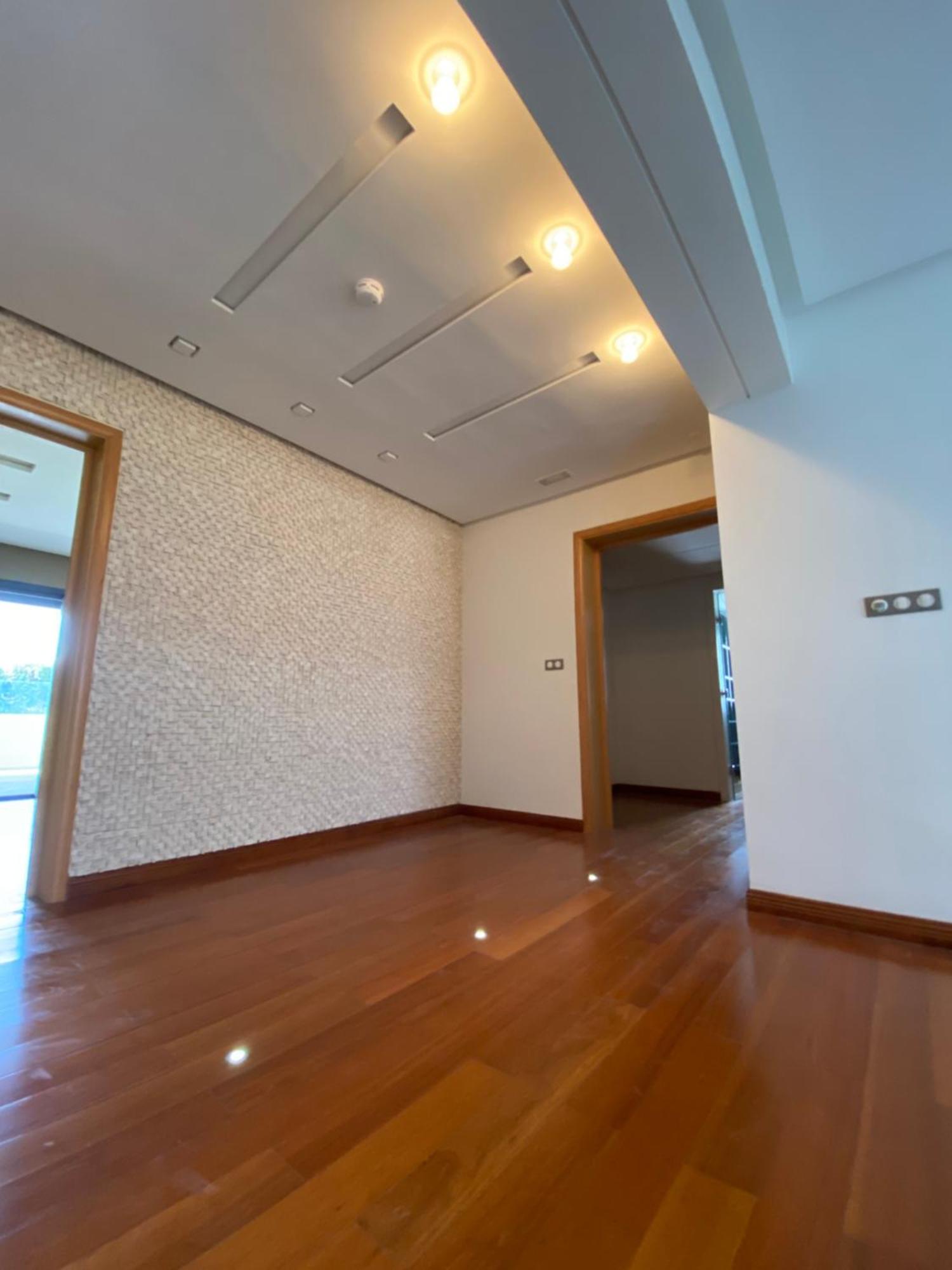 Villa Luxurious With 5 Bedrooms In