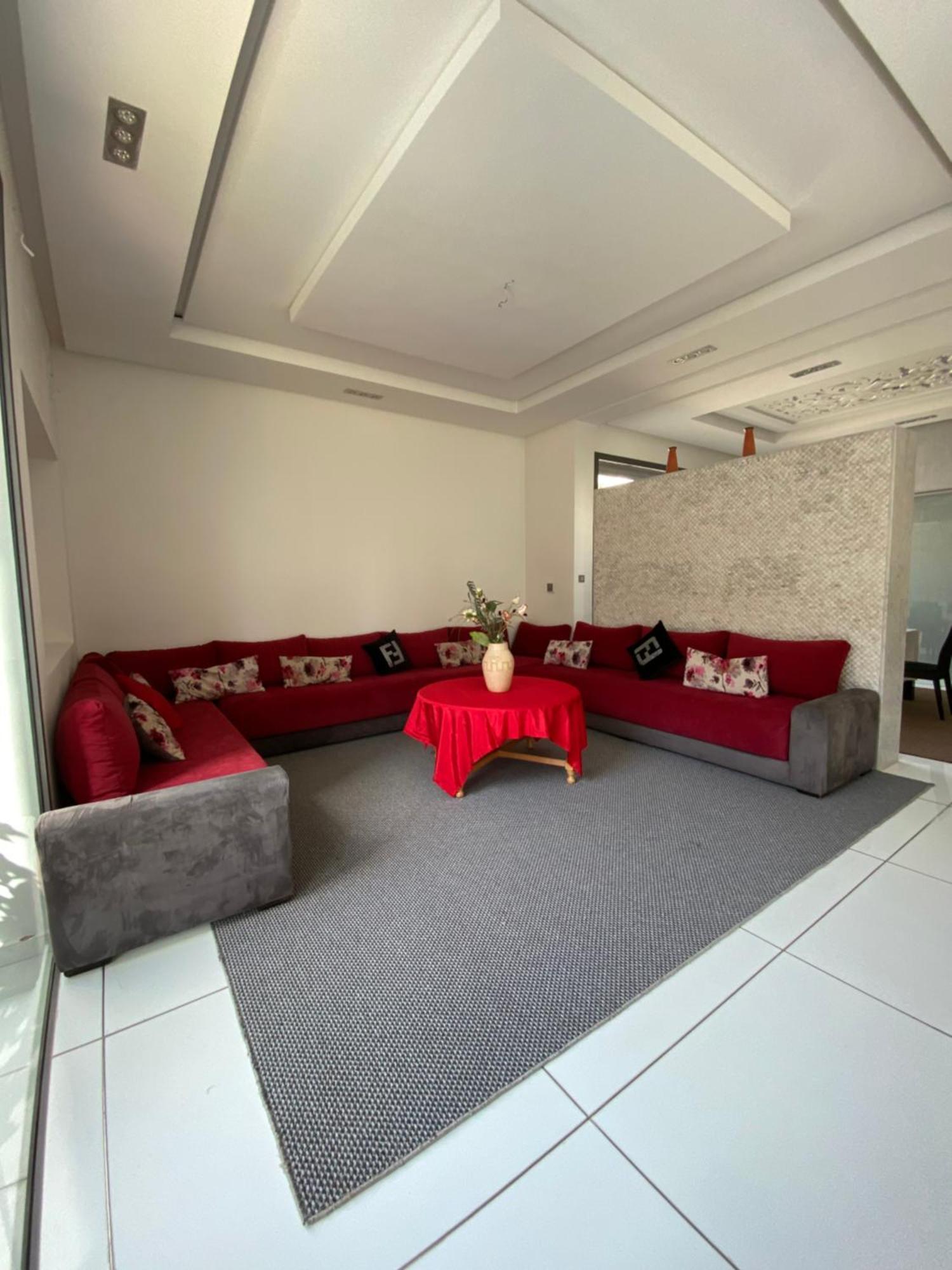Villa Luxurious With 5 Bedrooms In Agadir