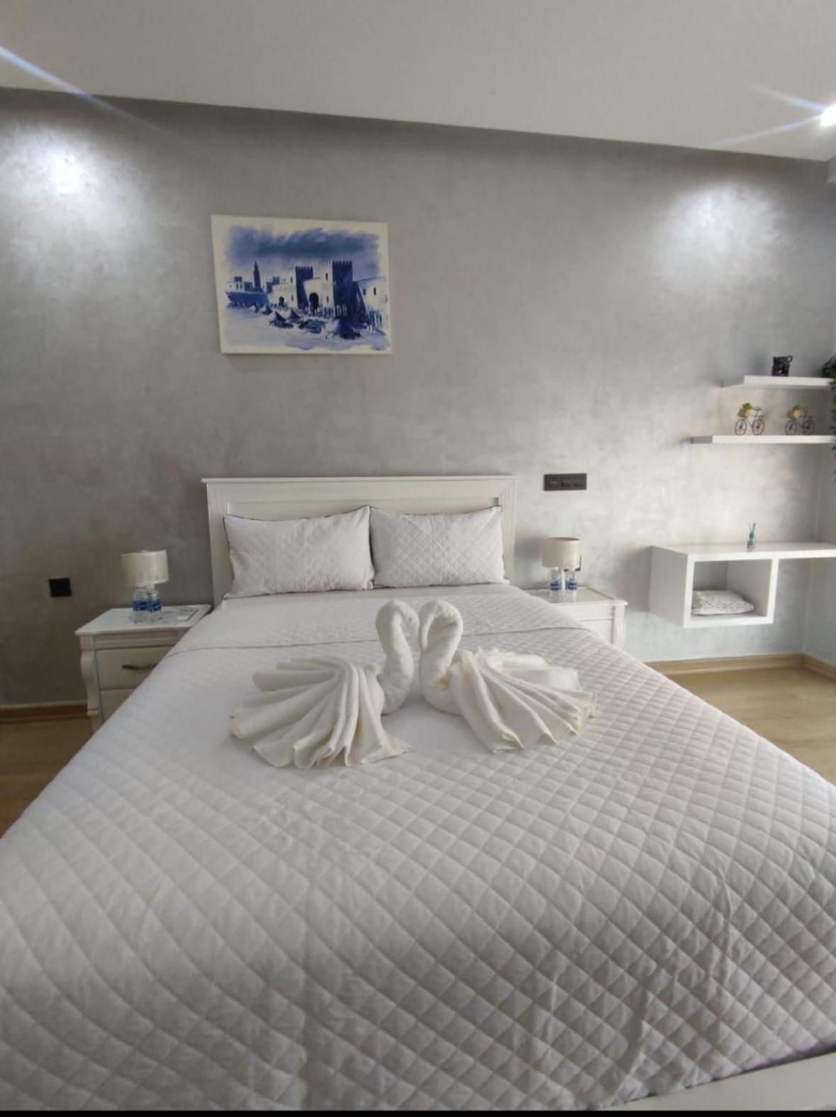 De Luxe Sur Bay Apartment *