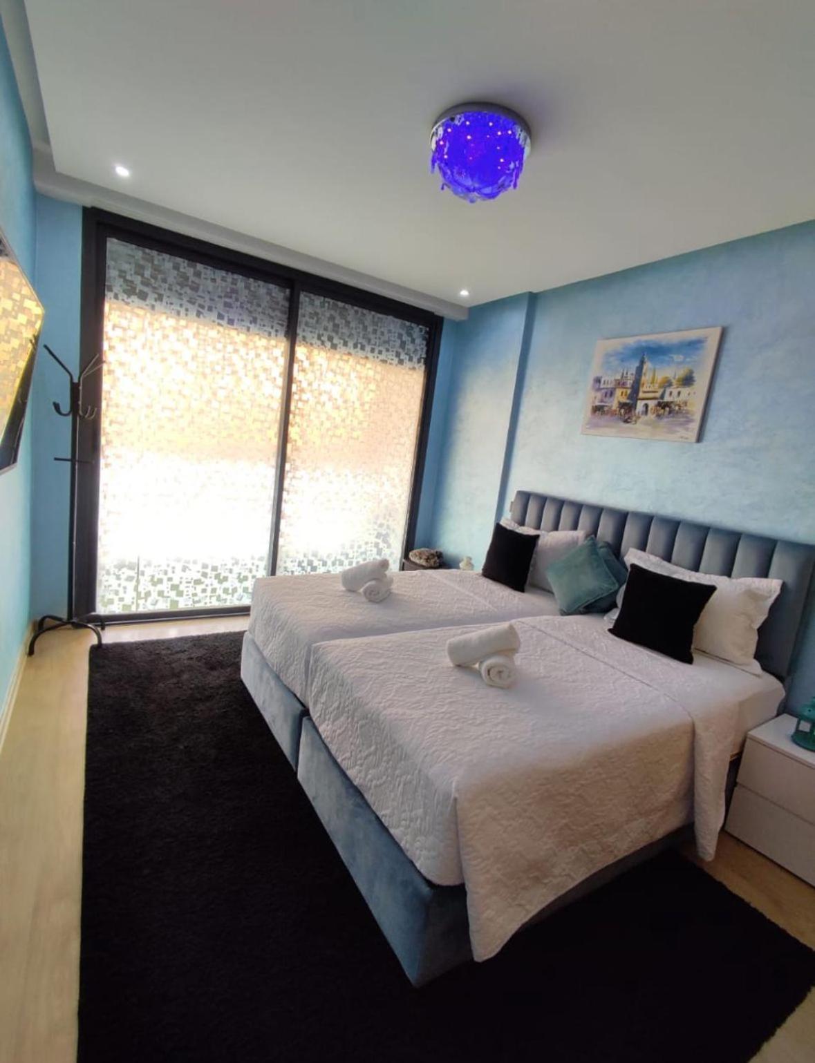De Luxe Sur Bay Apartment