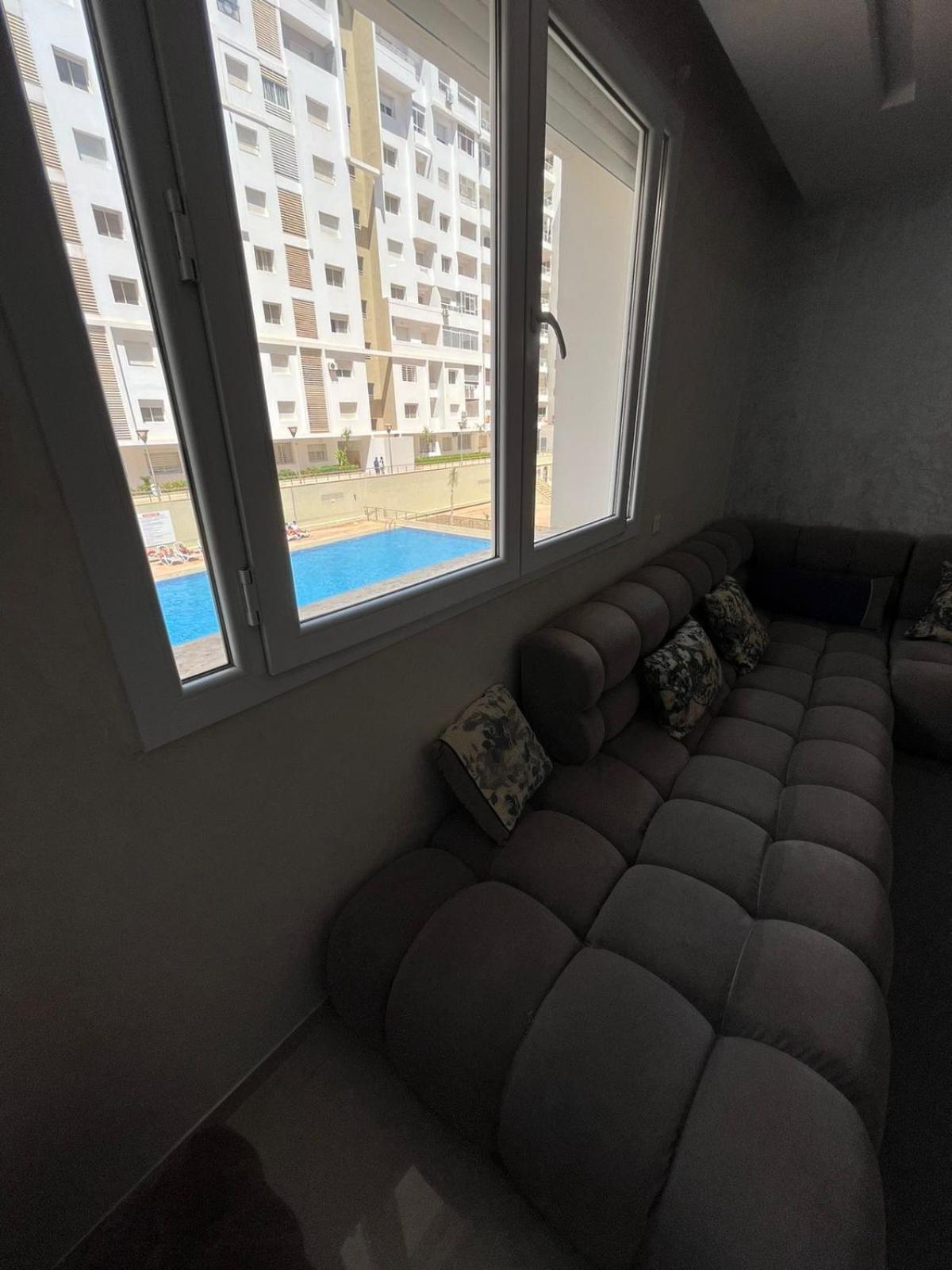 Islane Vue Piscine