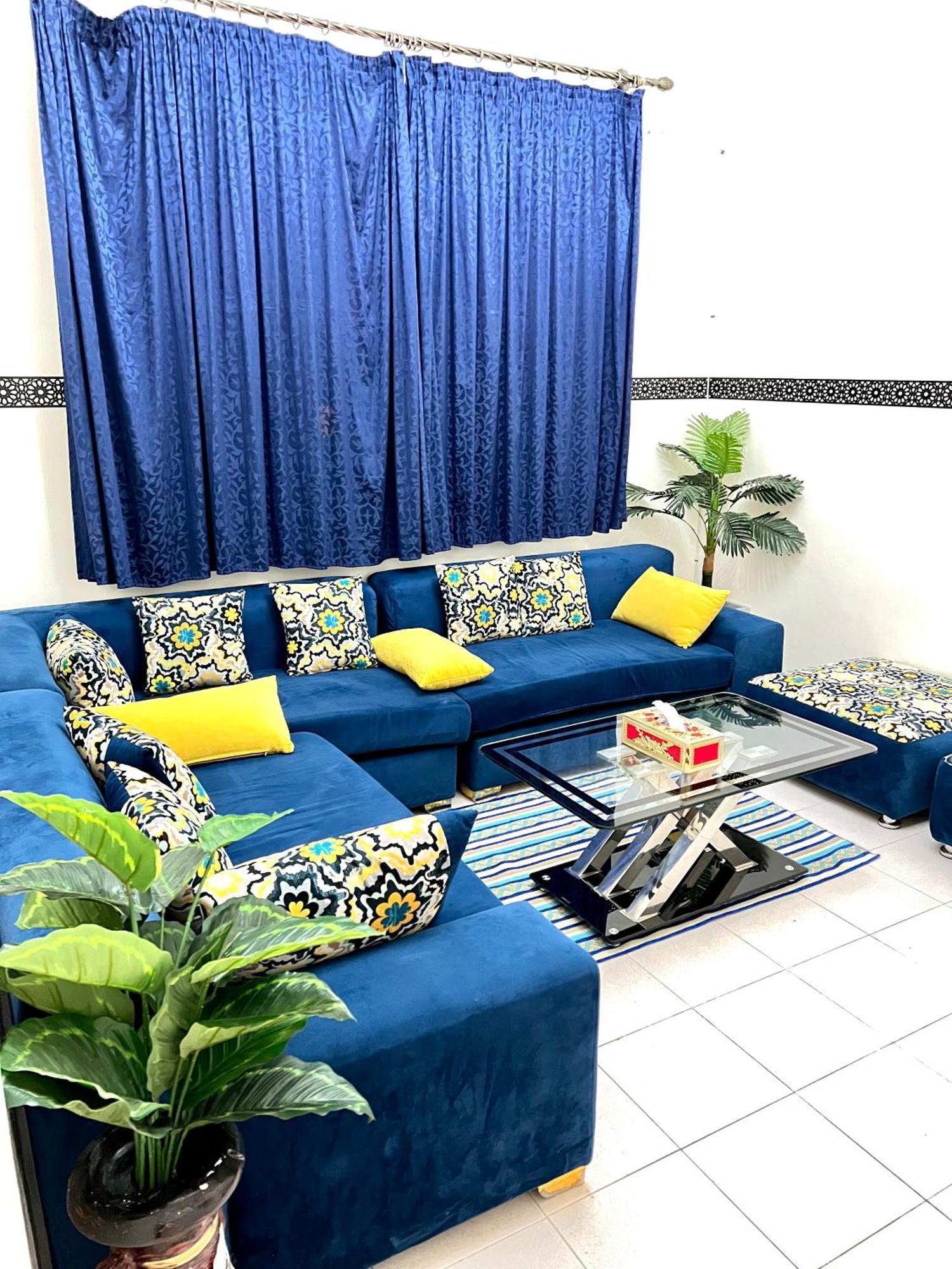 Cente House *