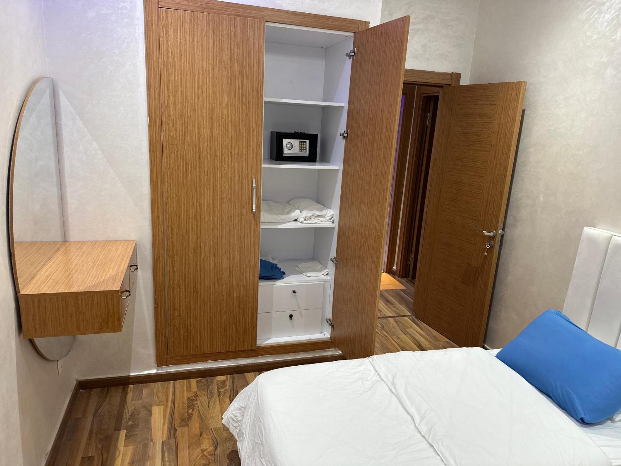 Modern Pool Service Airport Shuttle Easy Check-in Cozy Beds 7 Min From Marina