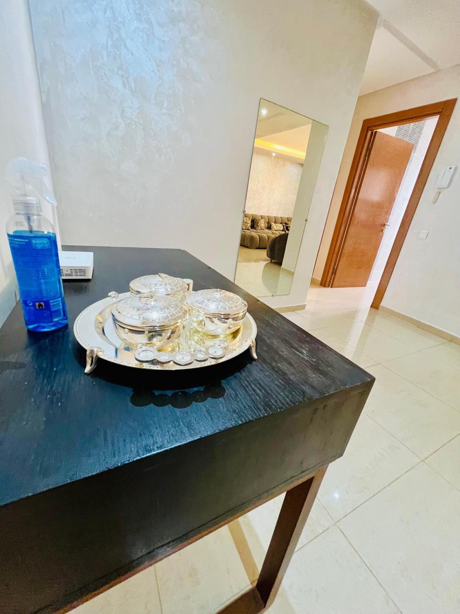 Islane Apartment