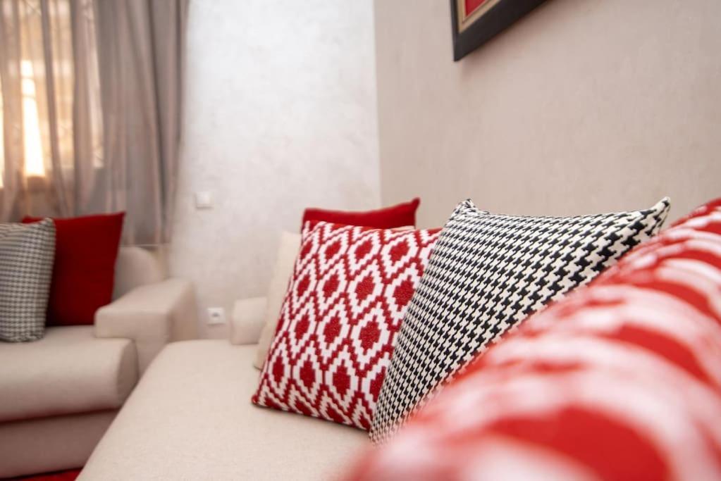 2 Mins To & Attractions Apartment *