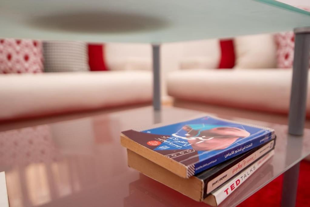 2 Mins To & Attractions Apartment