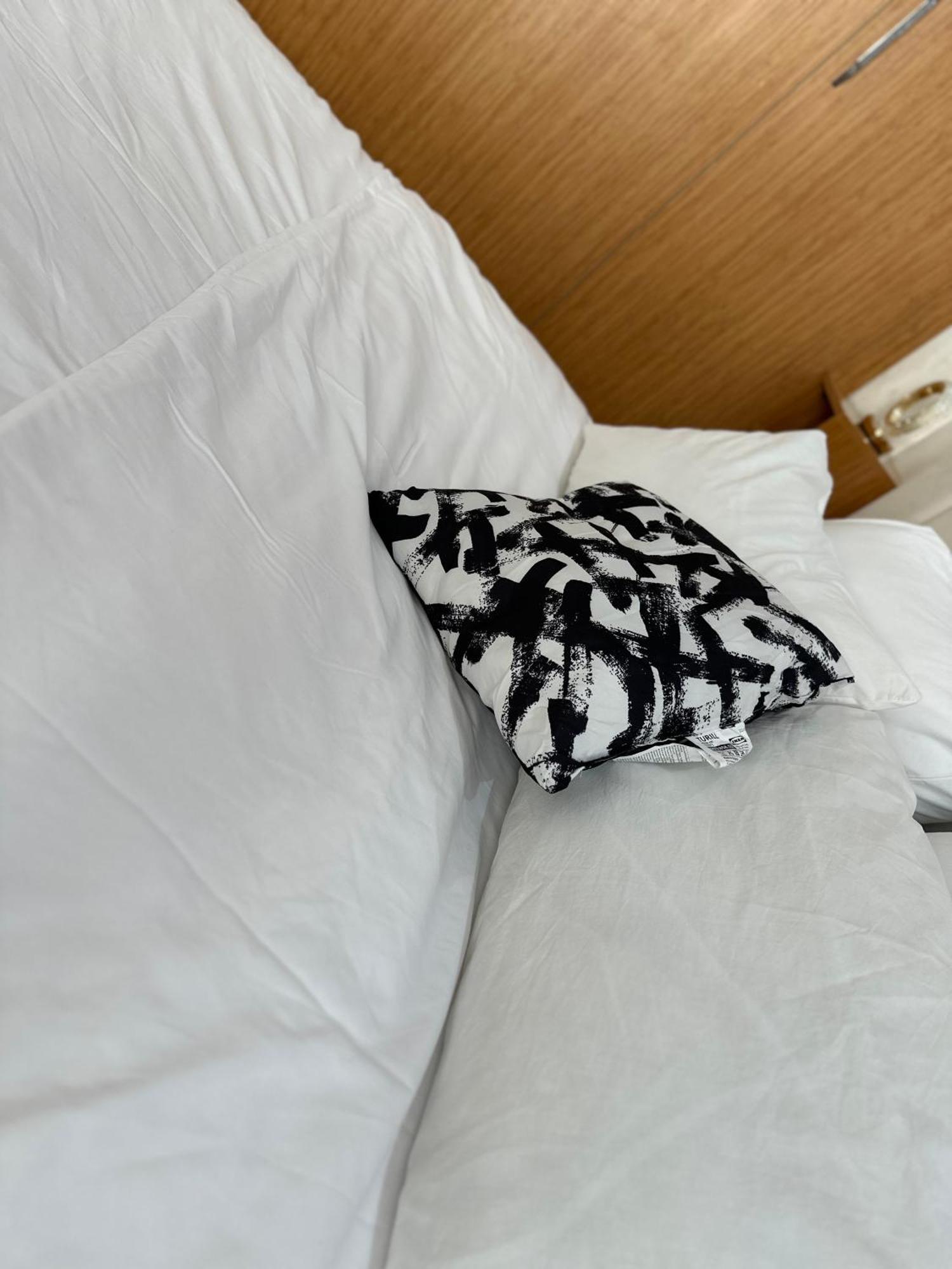 Modern Pool Service Airport Shuttle Easy Check-in Cozy Beds 7 Min From Marina Apartment
