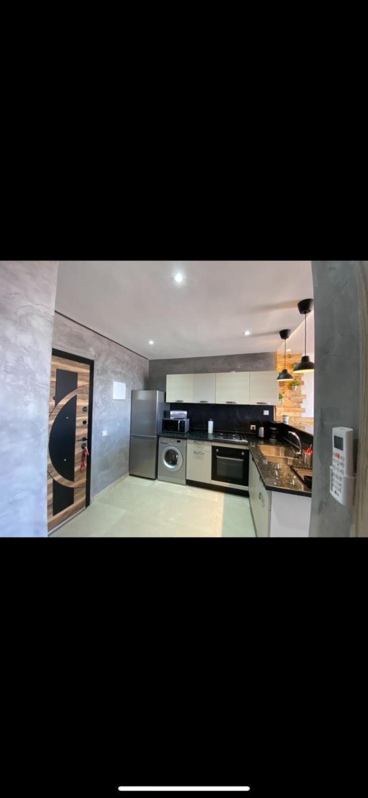 Charming Islan Ac/wifi Apartment