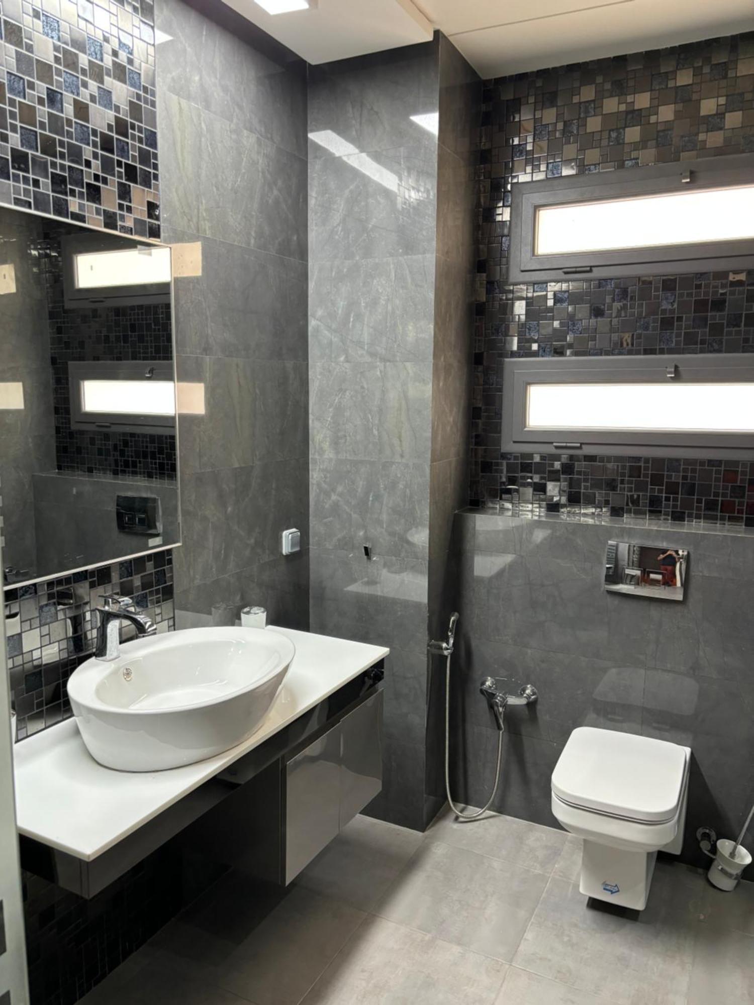 Luxurious With 5 Bedrooms In Villa