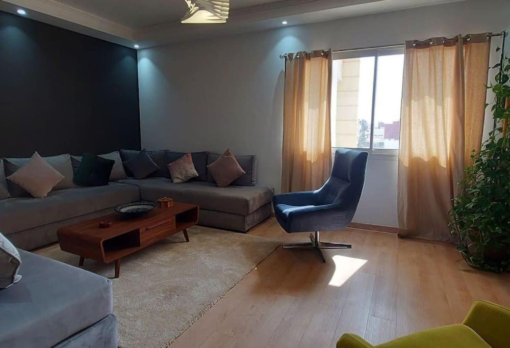 De Standing Apartment *