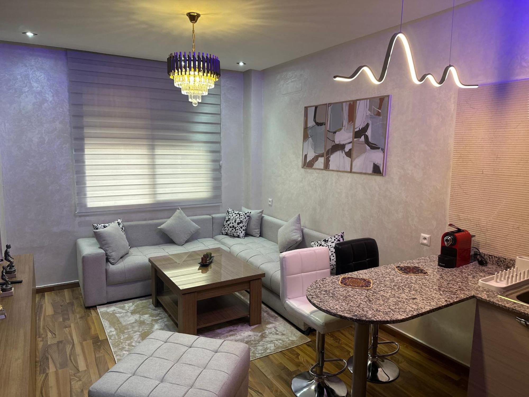 Modern Pool Service Airport Shuttle Easy Check-in Cozy Beds 7 Min From Marina