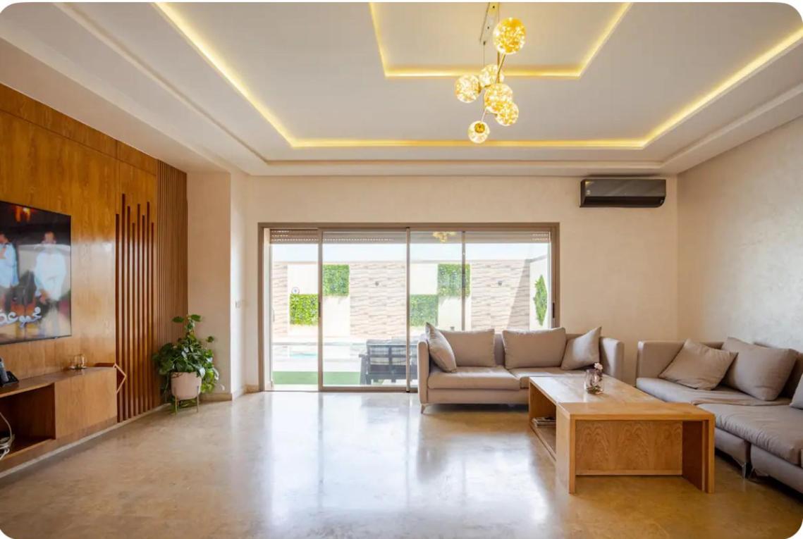 Villa De Luxe -