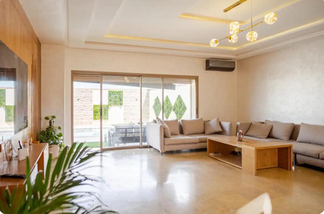 Villa De Luxe -