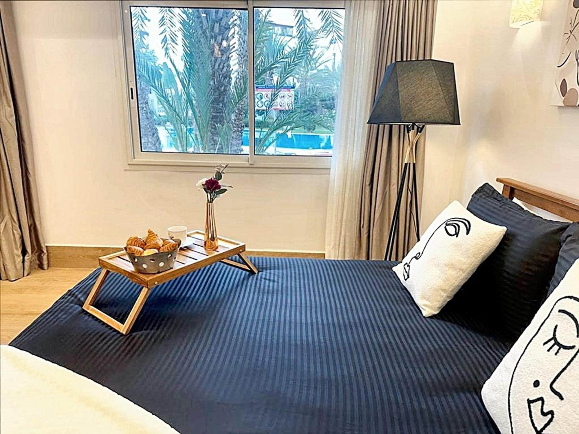 Charming With Shared Pool *