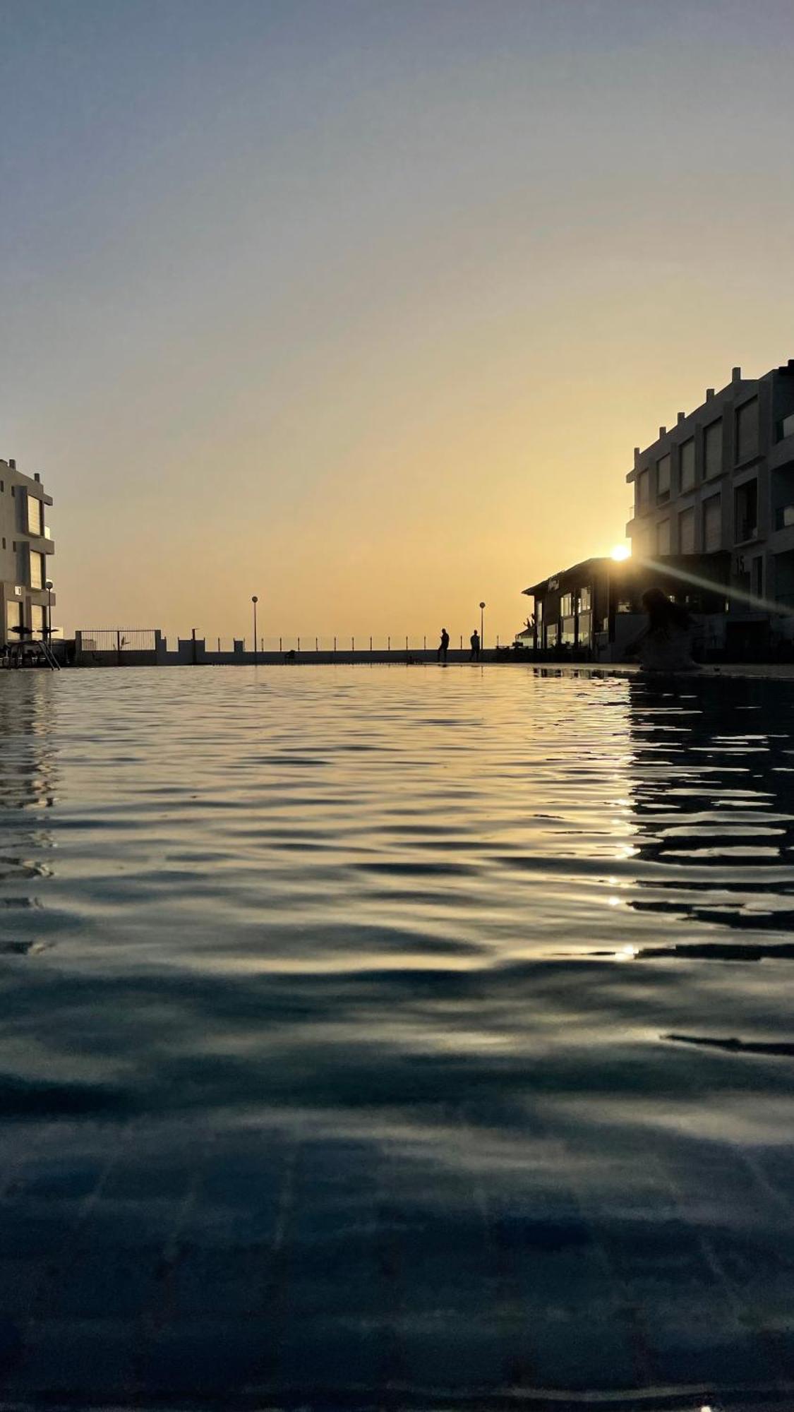Apparemment Sunset