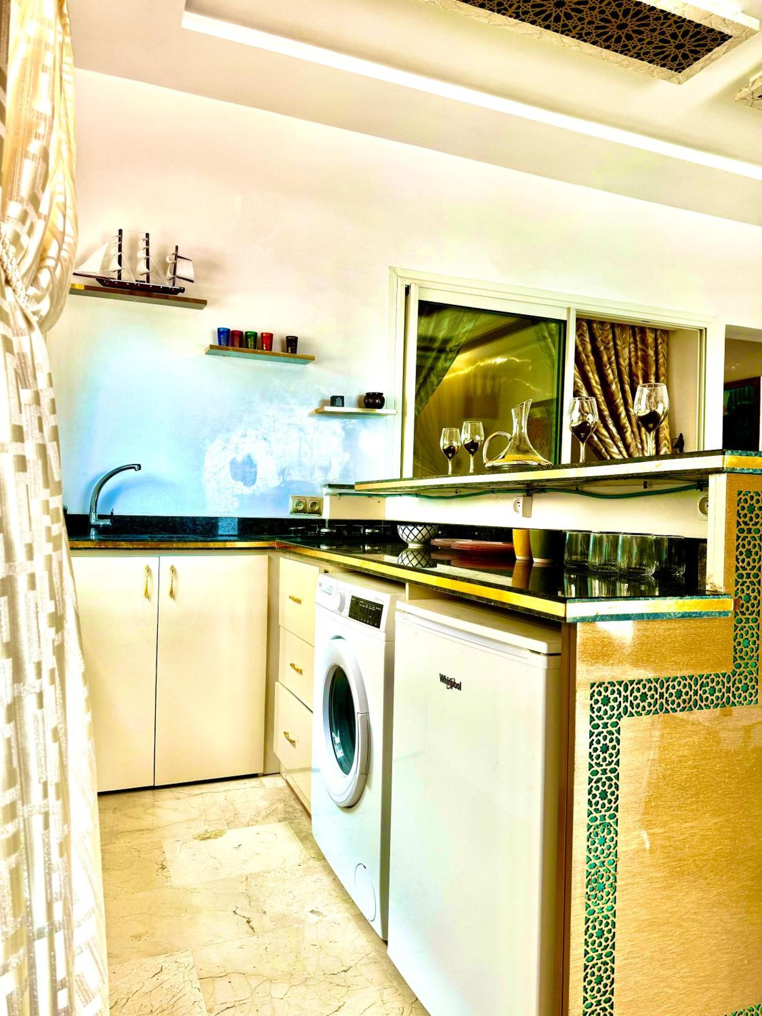 Unforgettable Views Of Marina Apartment *