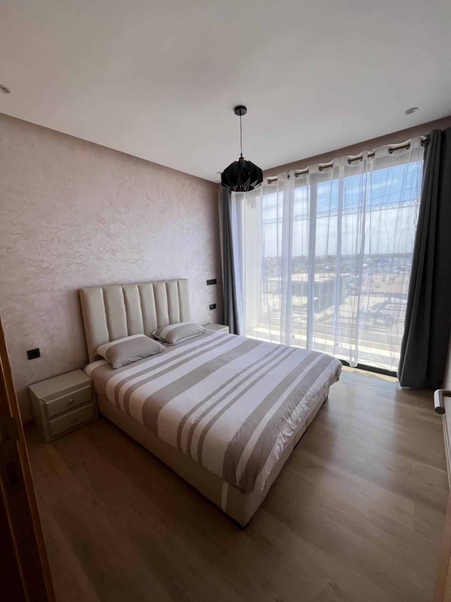 Bay Apartment *