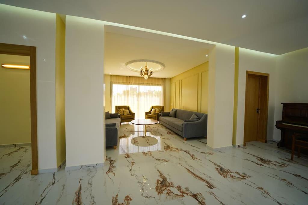 Superbe Eco Avec Piscine Villa *