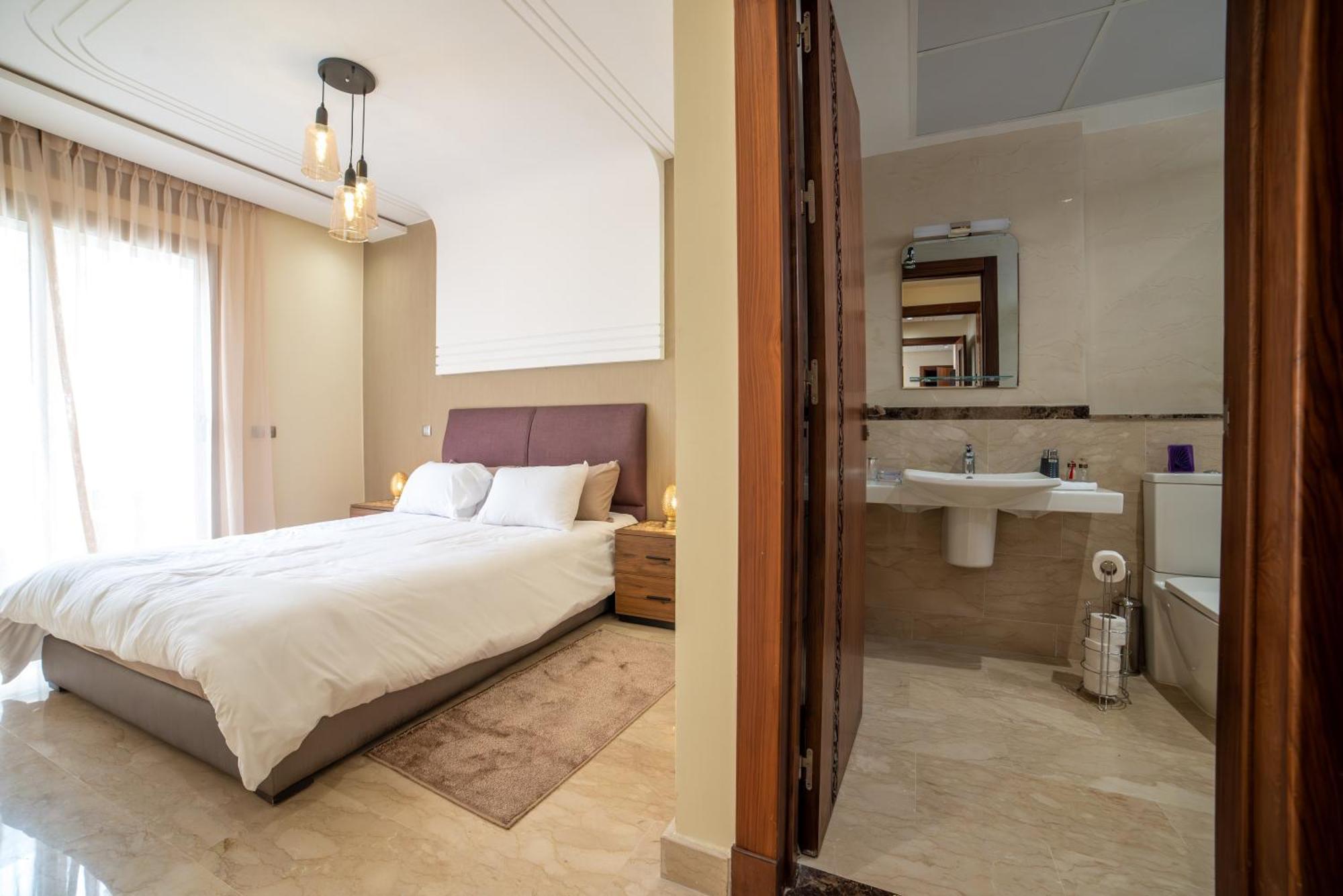 Luxury Seafront 101sqm With Wi-fi And Parking Apartment