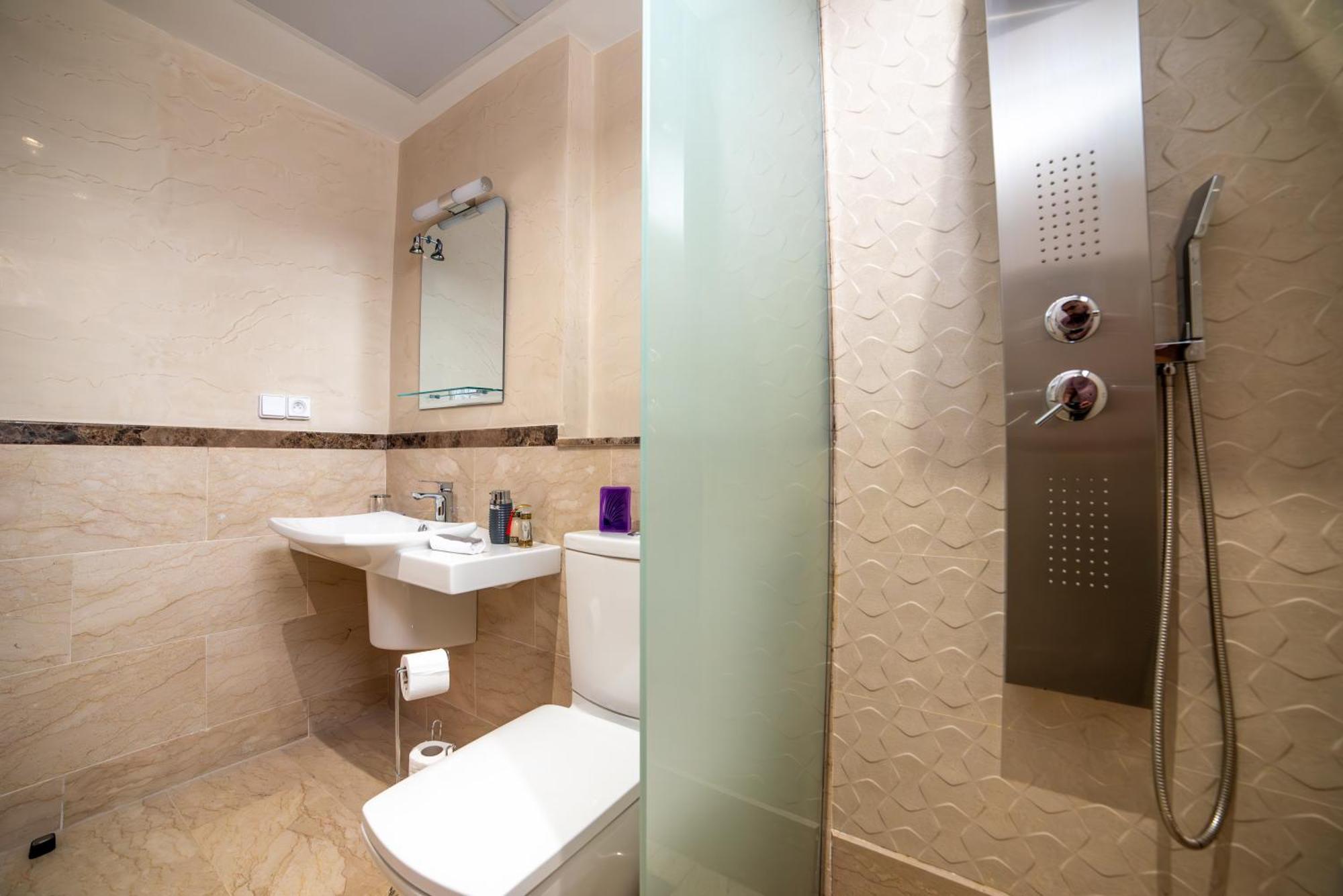 Luxury Seafront 101sqm With Wi-fi And Parking