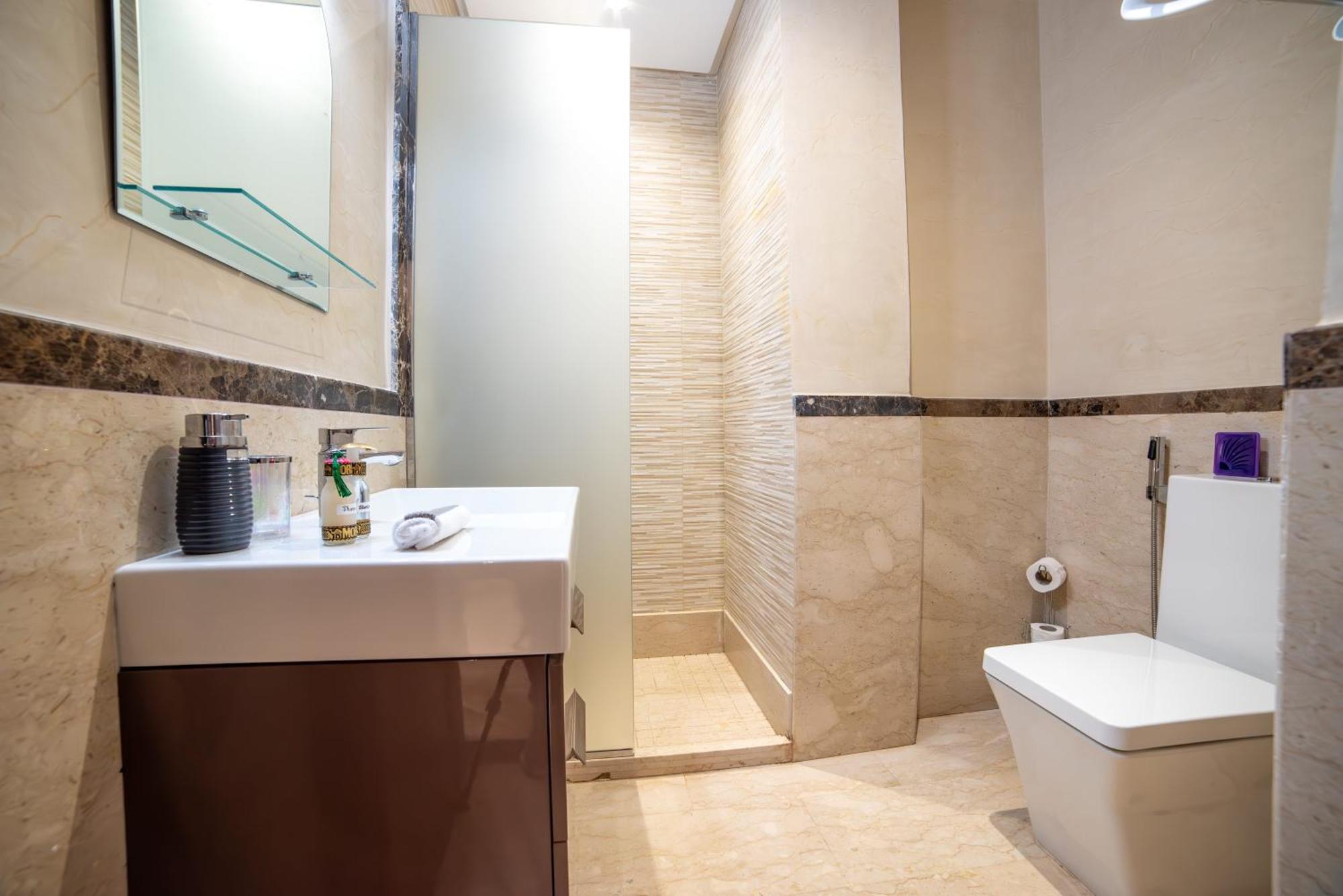 Luxury Seafront 101sqm With Wi-fi And Parking Apartment *