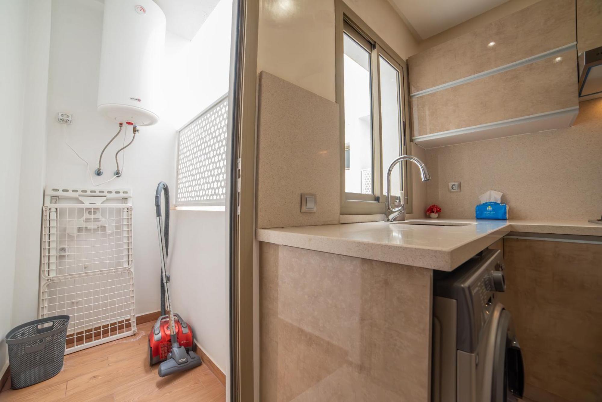 Luxury Seafront 101sqm With Wi-fi And Parking Apartment