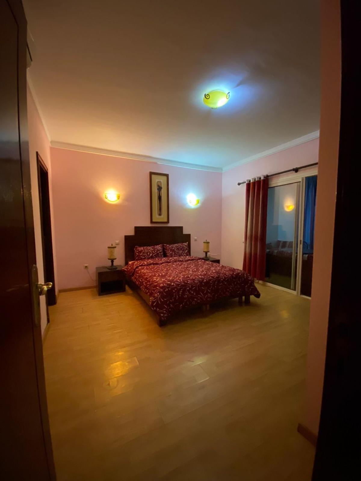 De Luxe A La Marina Apartment *