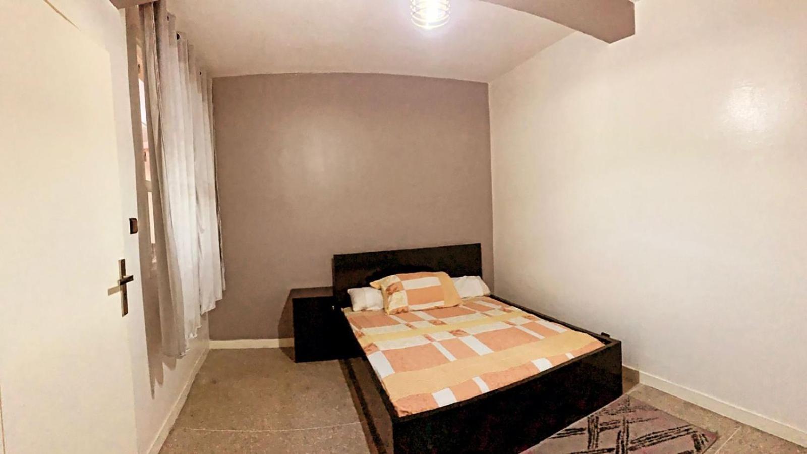 Apartment 3bdr Cozy In Center *