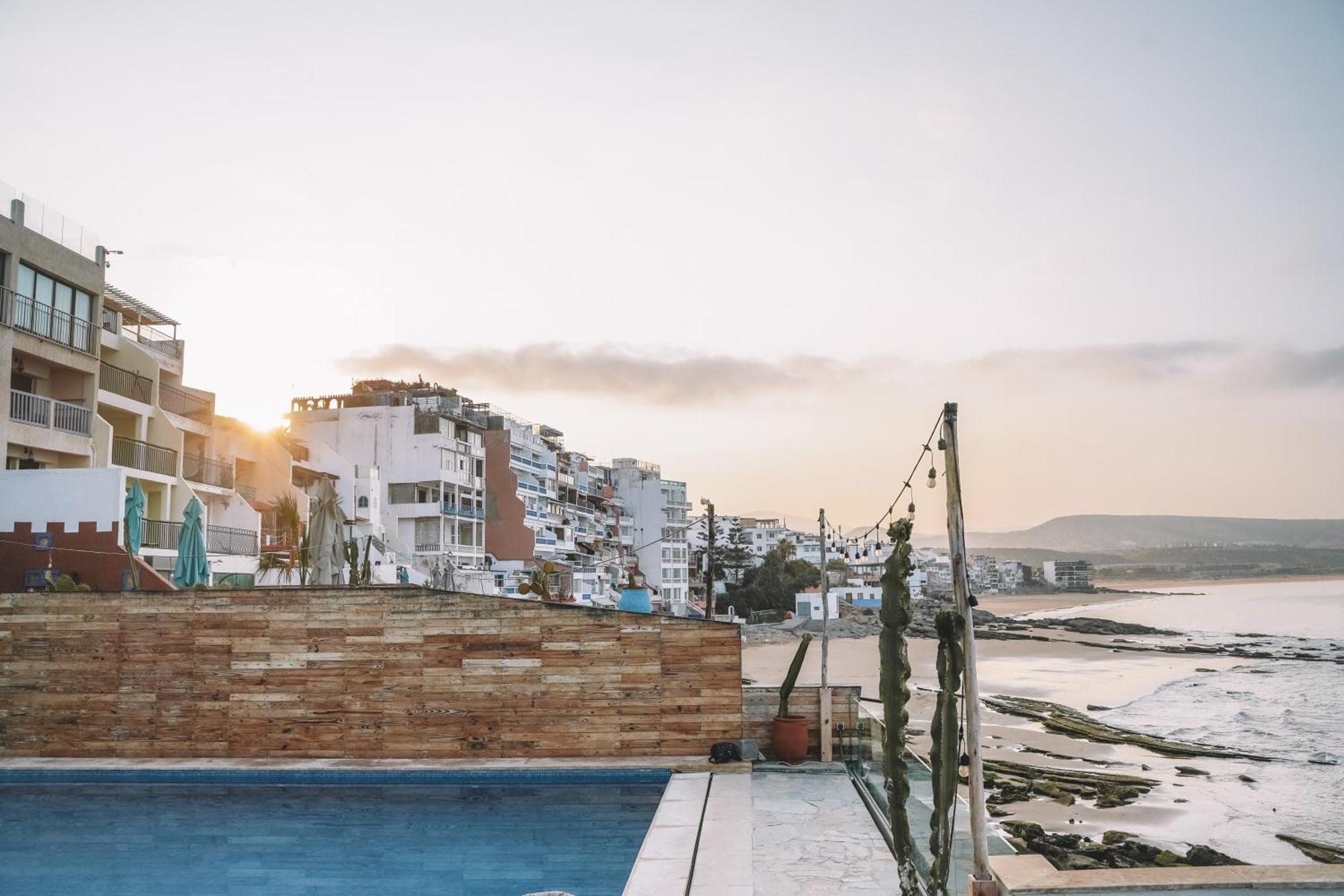 Hotel Seaside By Dfrost Almugar