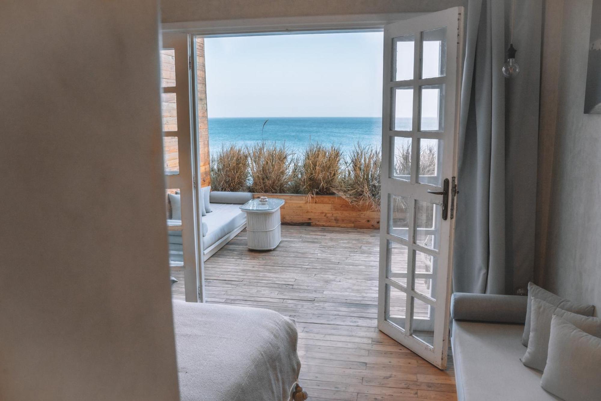 Hotel Seaside By Dfrost Almugar