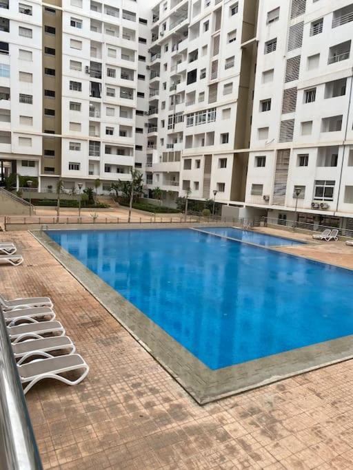 Ensoleille Avec 2 Balcons Vu Piscine *