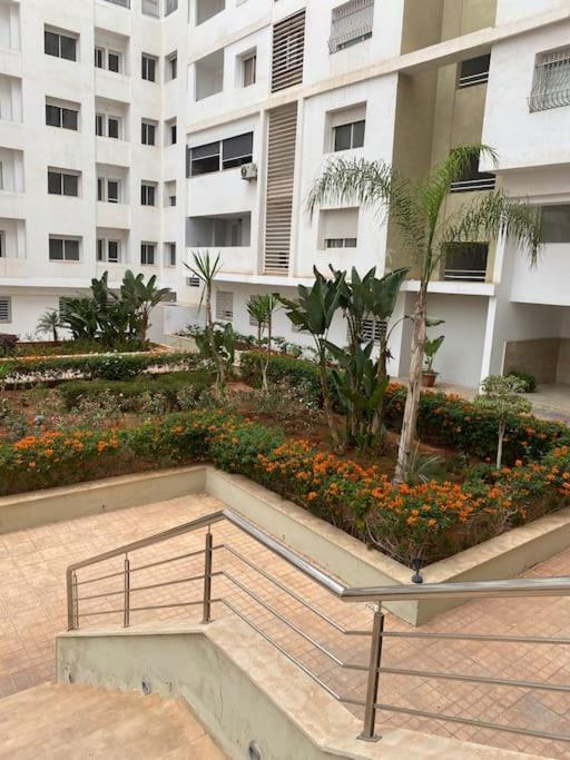 Apartment Ensoleille Avec 2 Balcons Vu Piscine