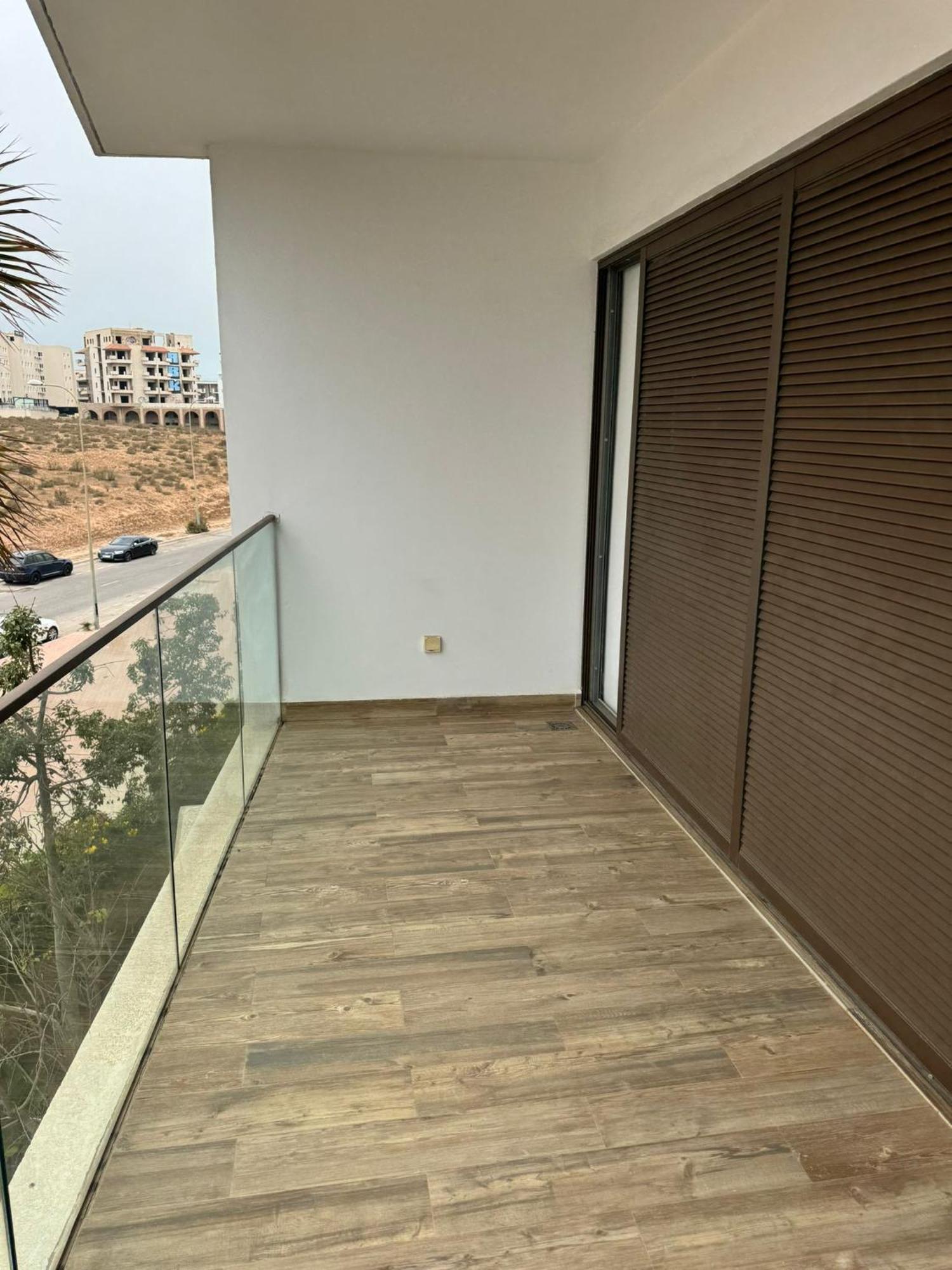 Standing Iken Parc Founty Apartment *