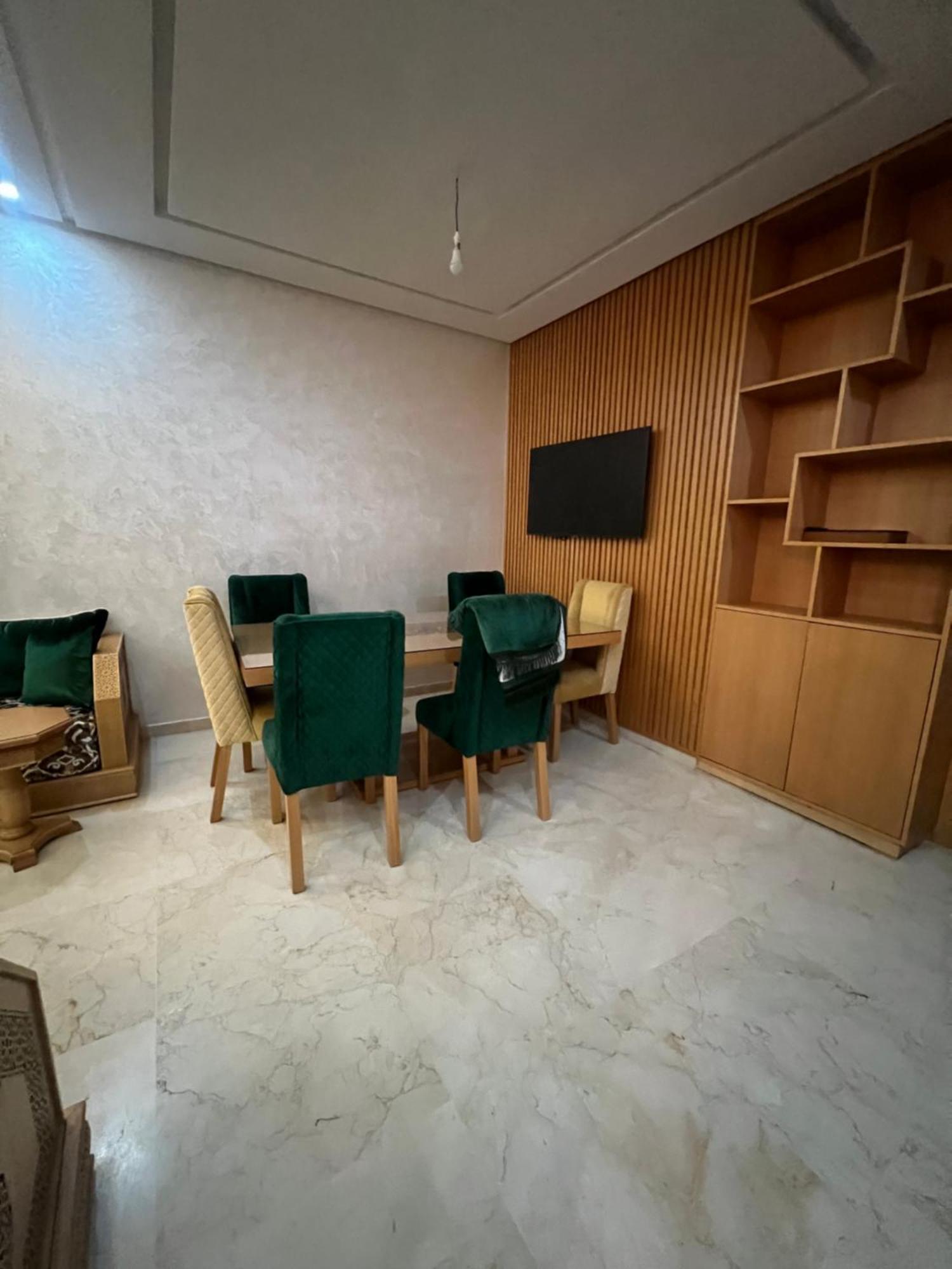 Abderrahman Alhamati Apartment *