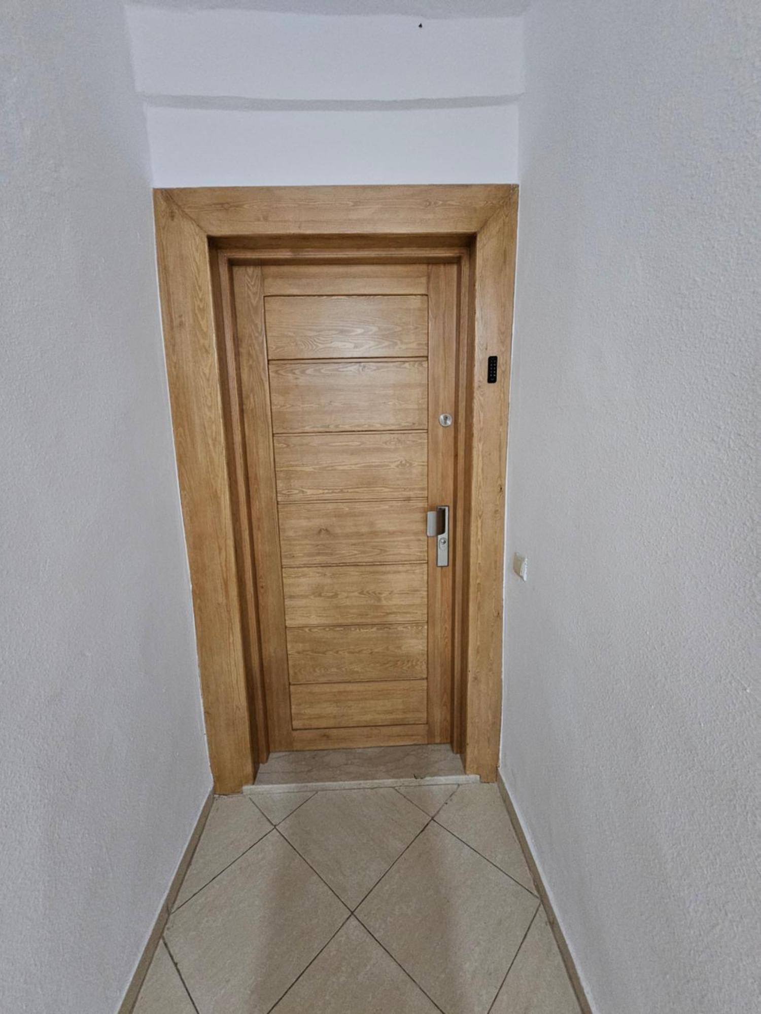 Apartment Avec Fibre Optique, Parking Et La Piscine De La Marina A 10 Min En Voiture Agadir