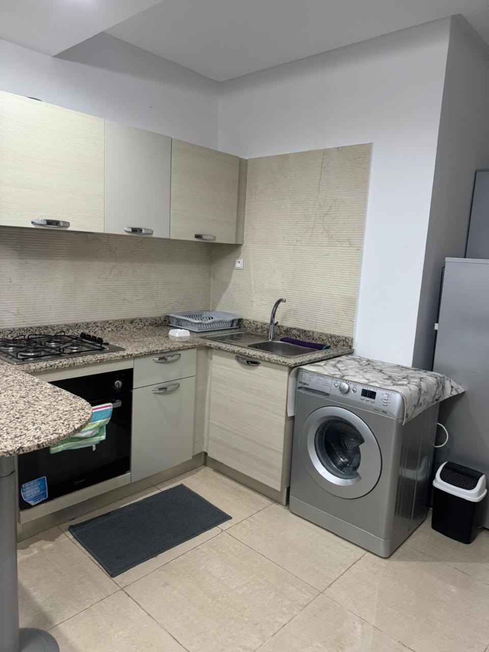 New Islan Apartment *