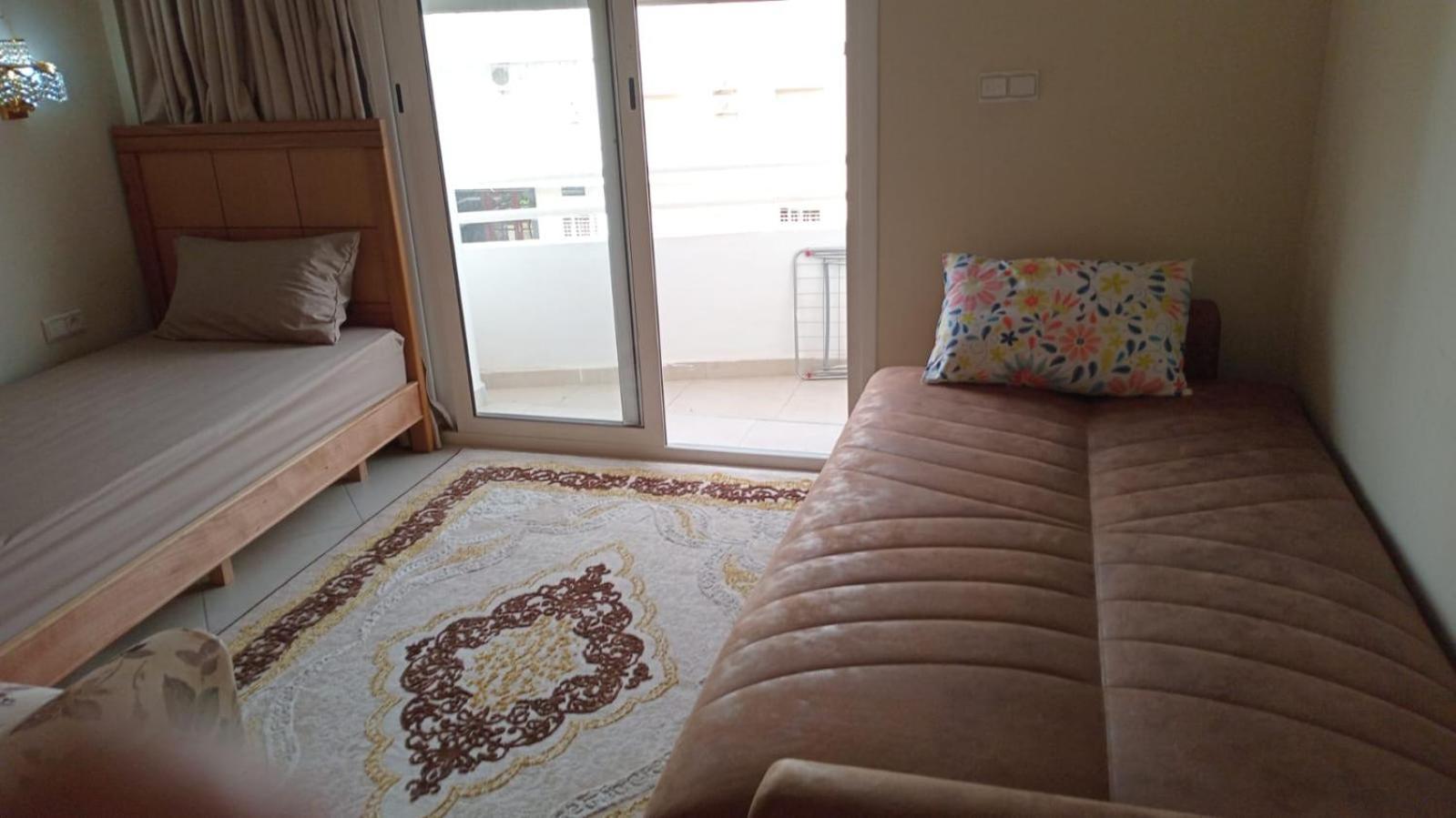 Only For Families Apartment *