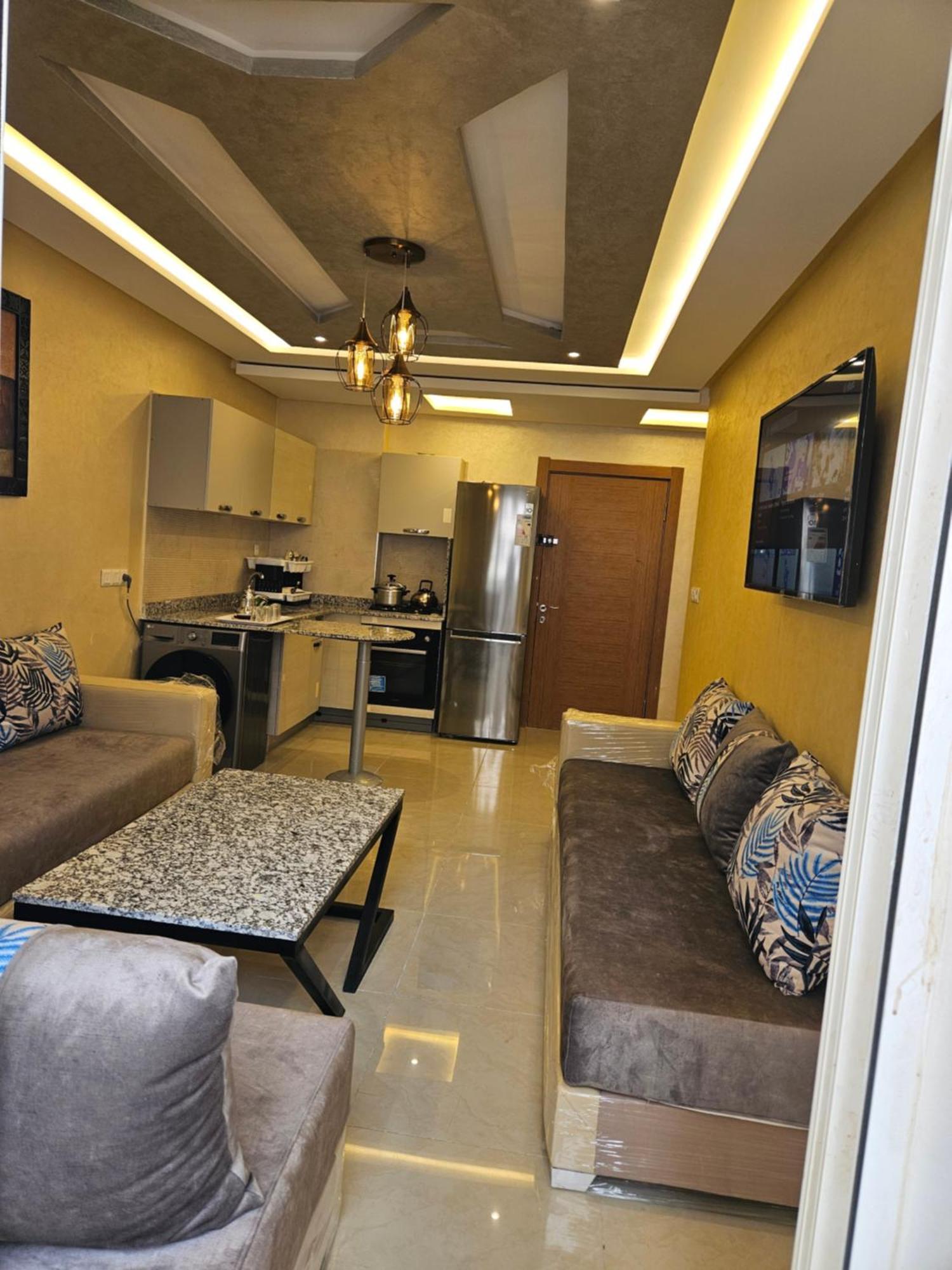 Somptueux 32 Dans Avec Piscine Apartment