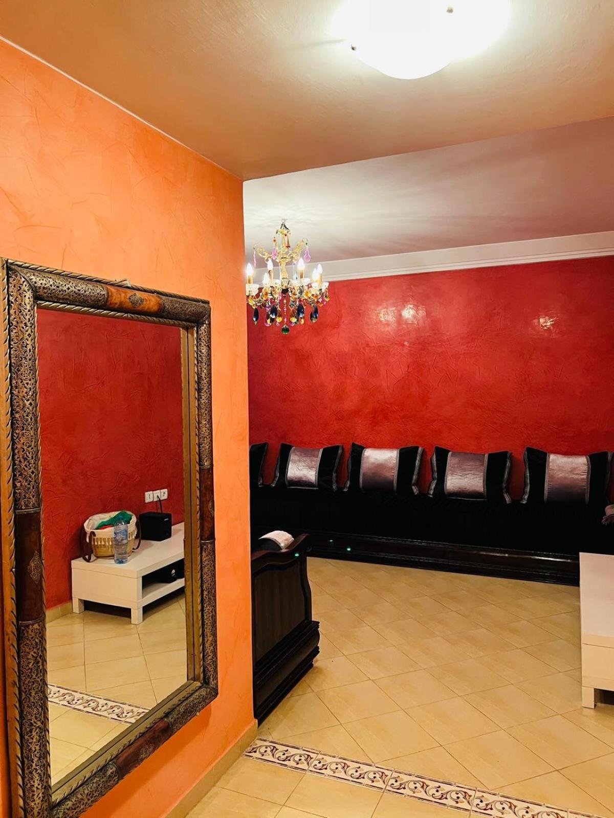 Bel Meuble Et Propre Pres Du Centre Apartment *