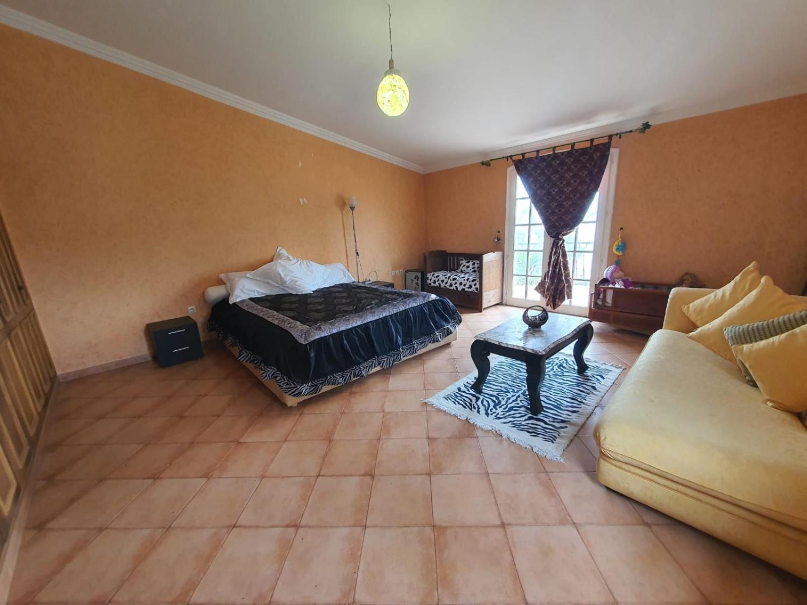 Lara House 2 *